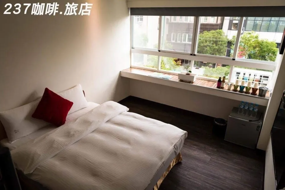 237 Hotel 重機主題旅店 21 - Travel of Rice 小米遊記