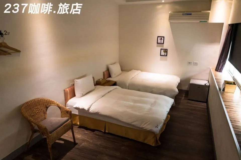 237 Hotel 重機主題旅店 22 - Travel of Rice 小米遊記