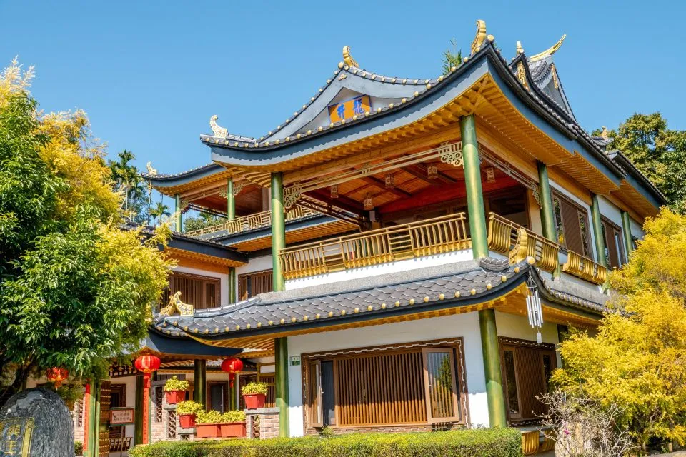 巧雲小棧 62 - Travel of Rice 小米遊記 雲山別院,原本是巧雲小棧餐廳。後來餐廳移到觀景台,這邊變成供佛和禮佛的地方。